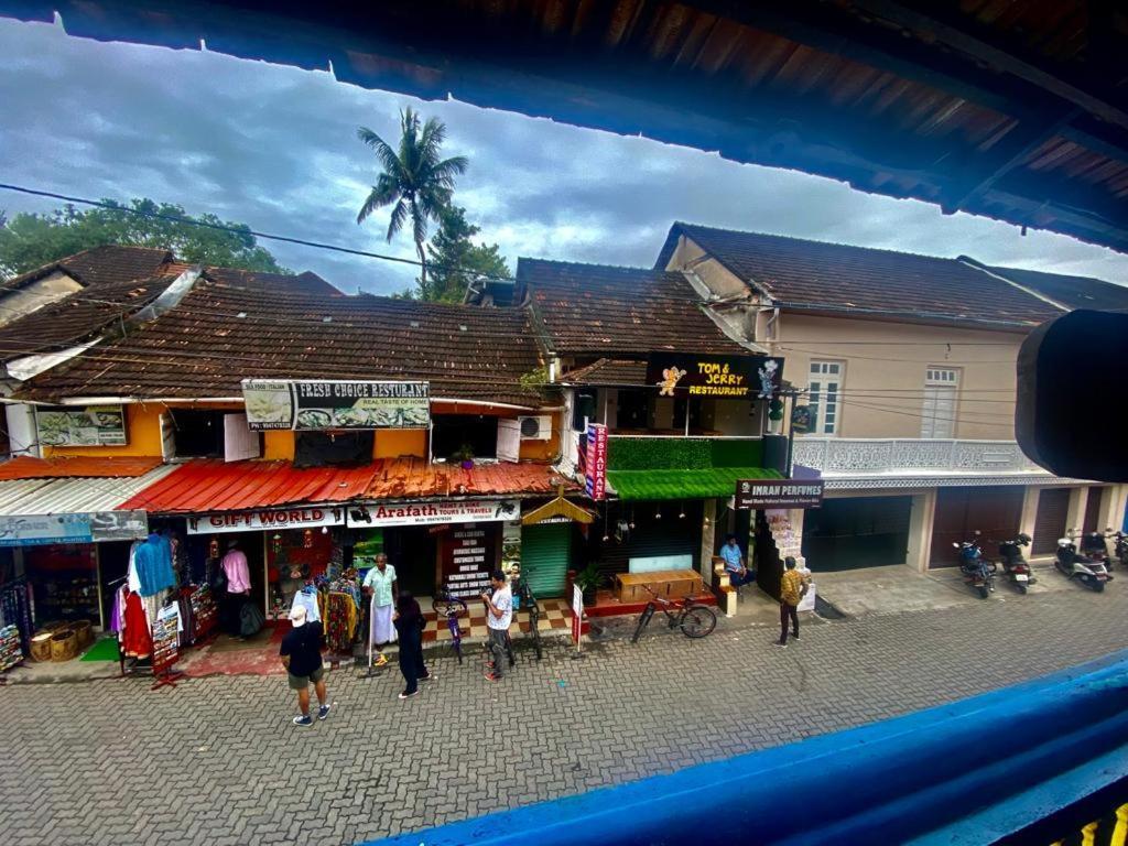 Brisbane Lodge & Hostel Kochi Luaran gambar